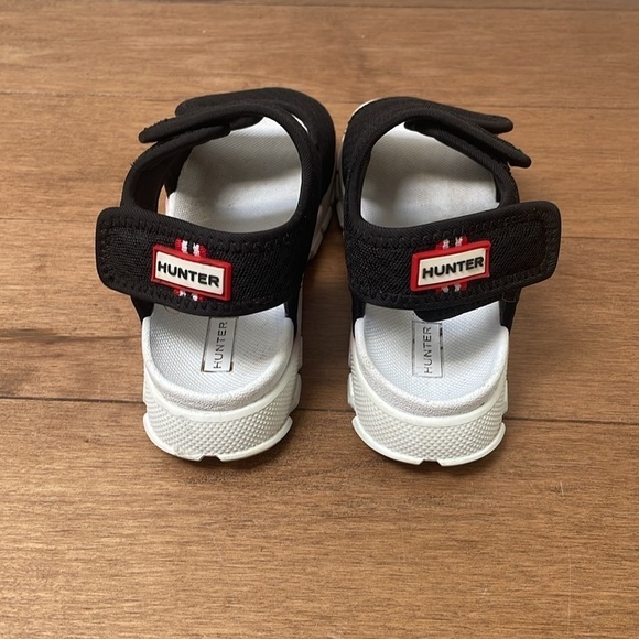 Hunter Kids' Mesh travel Sandals open toe Velcro straps black UK 12/US13 - Picture 6 of 11
